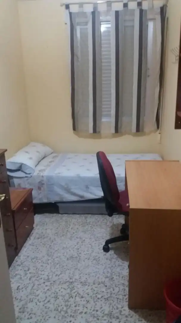 Piso de alquiler en Calle Pérez Hervás, 9, San Carlos - San José Habitación de Piso de alquiler en Sevilla con Trastero, Amueblado y Horno