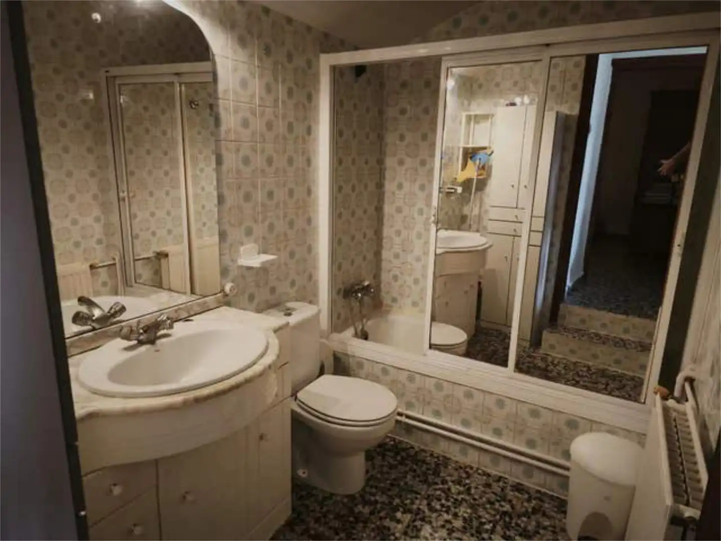 Casa o chalet en venta en Mazarambroz Baño de Casa o chalet en venta en Mazarambroz con Calefacción, Trastero y Amueblado