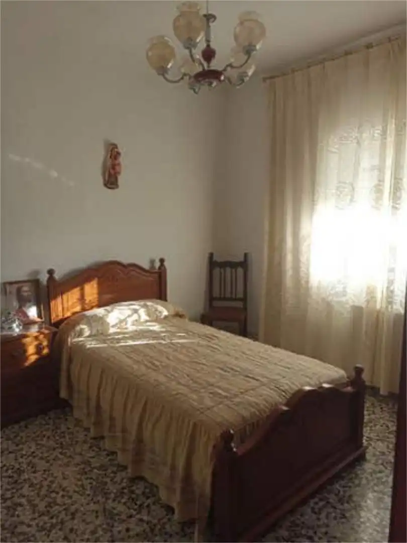 Casa o chalet en venta en Mazarambroz Habitación de Casa o chalet en venta en Mazarambroz con Calefacción, Trastero y Amueblado