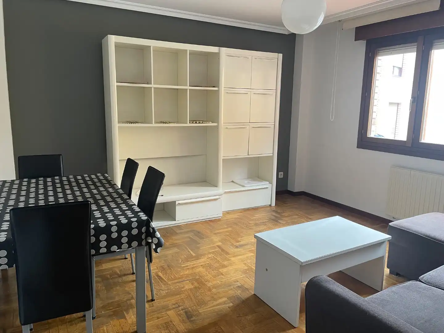 Apartament de lloguer a Calle del Padre Buenaventura de Paredes, 6, Milán - Pumarín Sala d'estar de Apartament de lloguer en Oviedo