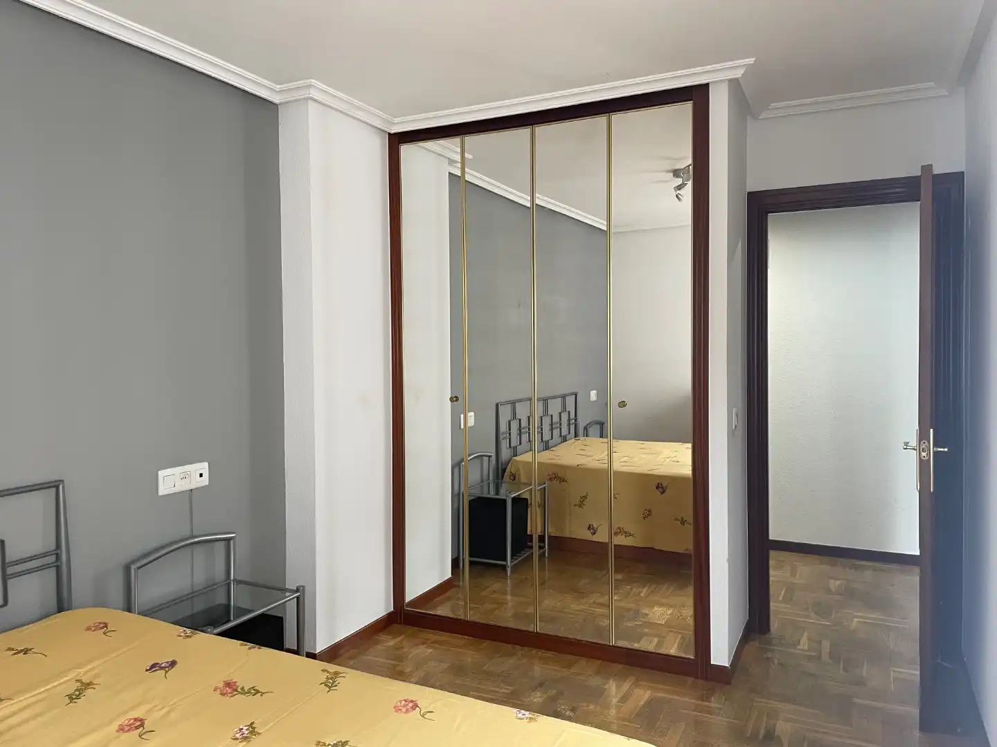 Apartament de lloguer a Calle del Padre Buenaventura de Paredes, 6, Milán - Pumarín Dormitori de Apartament de lloguer en Oviedo