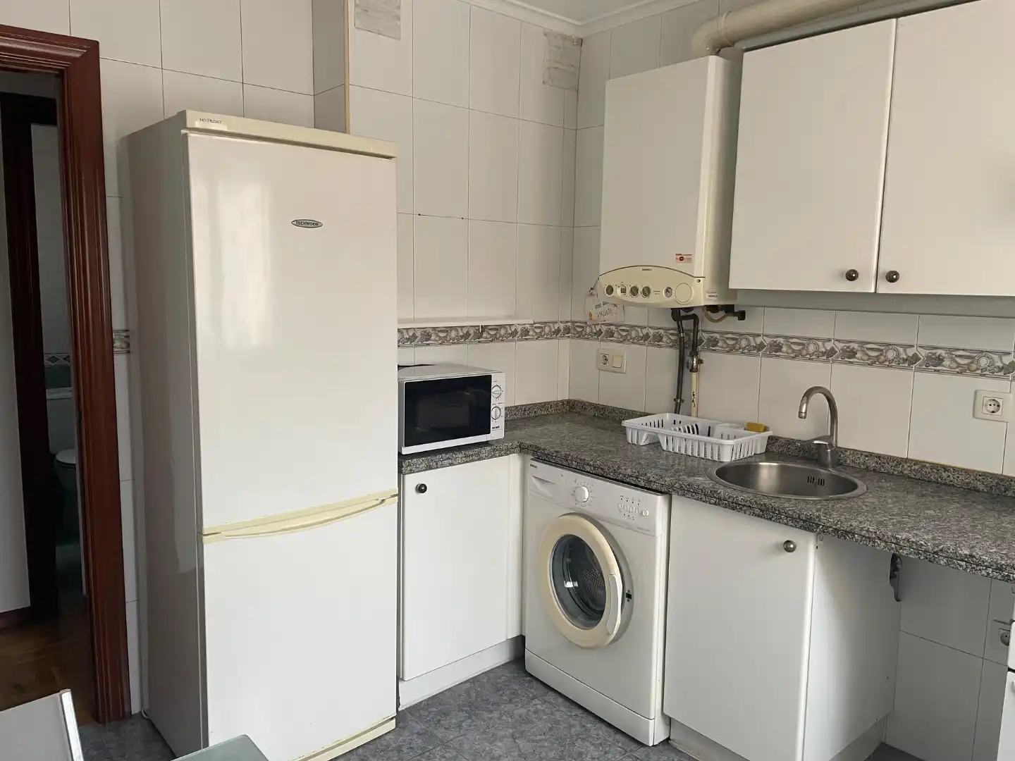 Apartament de lloguer a Calle del Padre Buenaventura de Paredes, 6, Milán - Pumarín Cuina de Apartament de lloguer en Oviedo