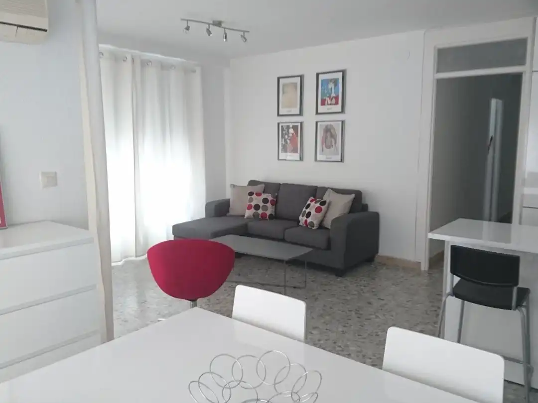 Piso de alquiler en Calle Granada, 46, Centro Histórico Sala de estar de Piso de alquiler en Málaga Capital con Aire acondicionado y Balcón