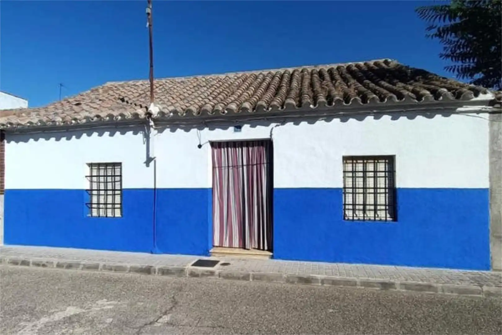 Exterior view of Houses for sale in Consuegra