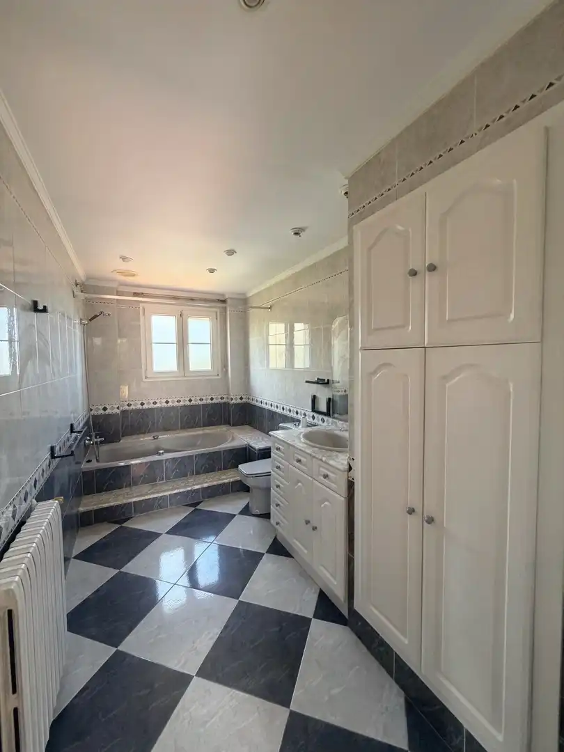 Casa o chalet de alquiler en Calle Mollo de l'Almud, 1, Picassent Baño de Casa o chalet de alquiler en Picassent con Calefacción, Jardín privado y Parquet