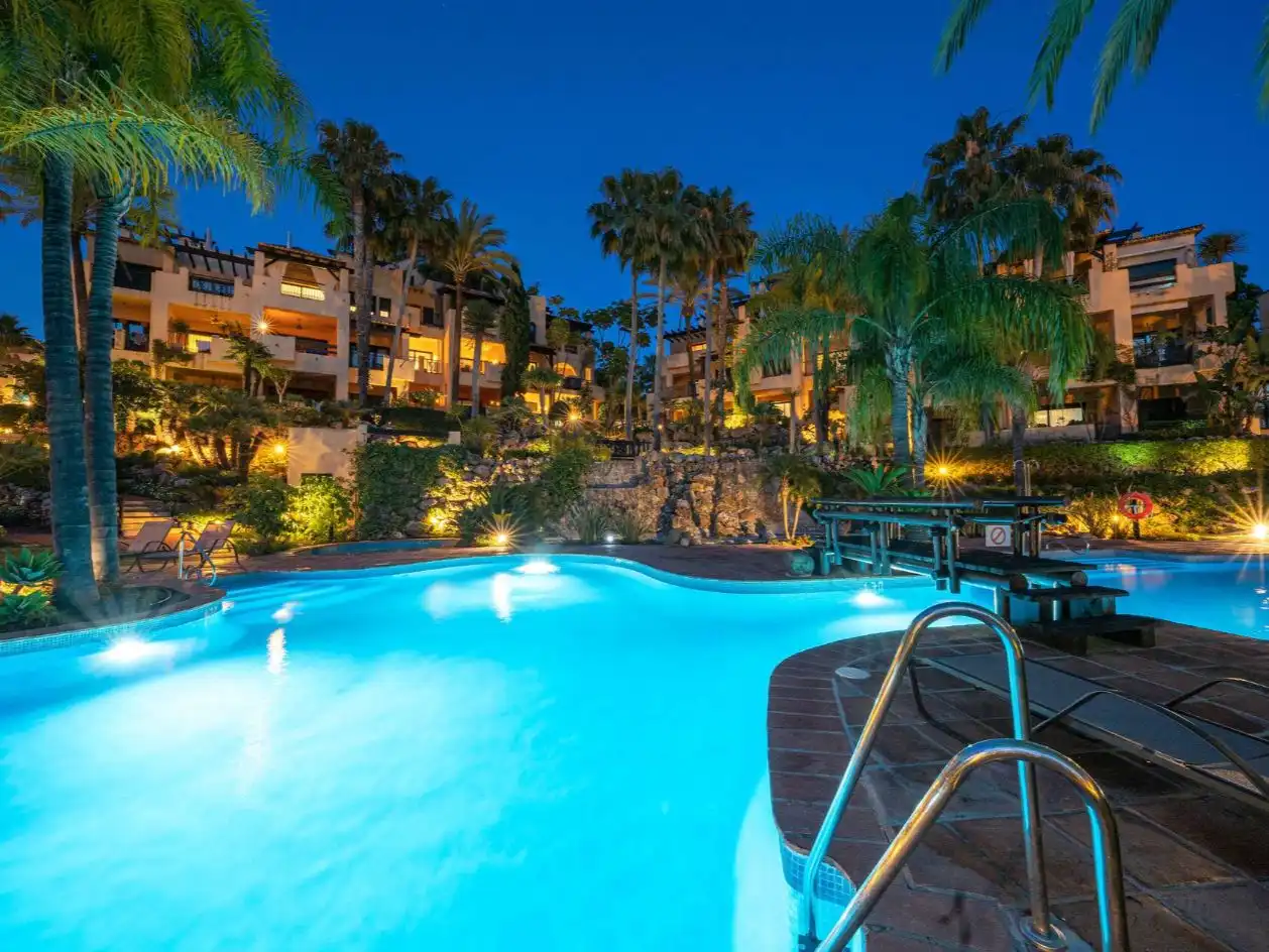 Piscina de Apartamento para compartir en Estepona con Aire acondicionado, Calefacción y Piscina