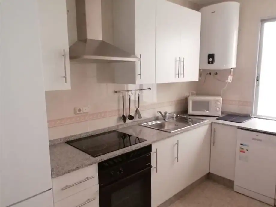 Flat for rent in Calle Marquesa de Valdeiglesias, 1, Córdoba Capital Kitchen of Flat for rent in Córdoba Capital with Air Conditioner and Terrace