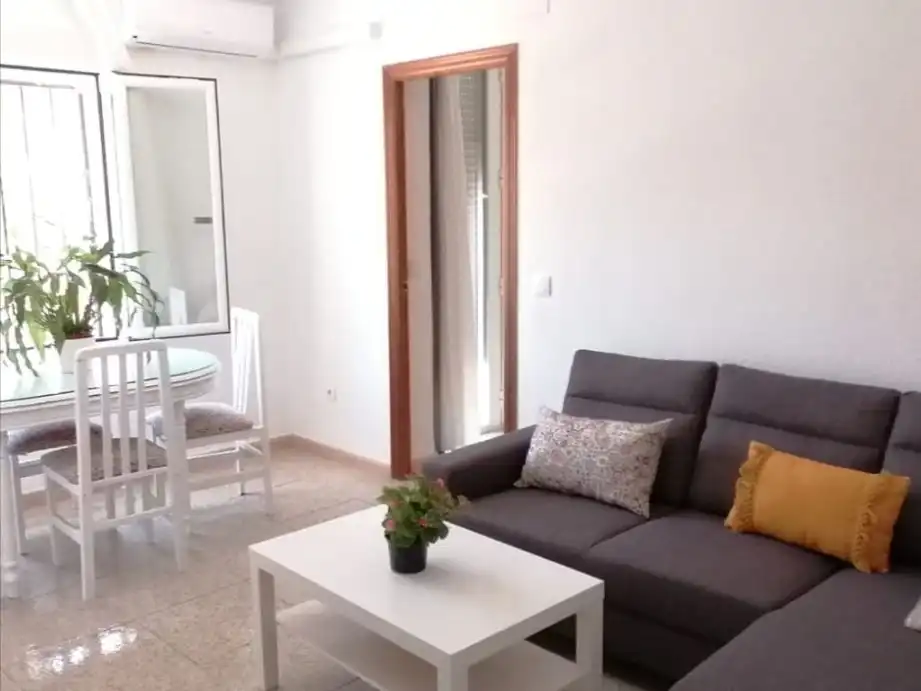 Flat for rent in Calle Marquesa de Valdeiglesias, 1, Córdoba Capital Living room of Flat for rent in Córdoba Capital with Air Conditioner and Terrace