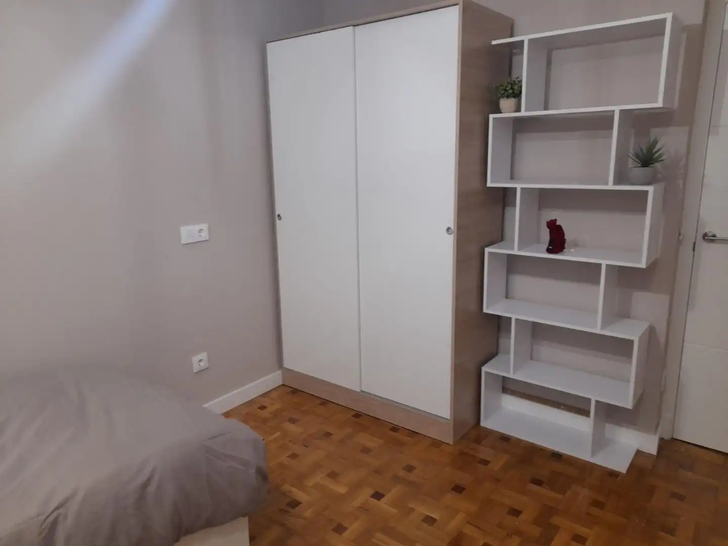 Flat for rent in Calle Capitán Gaona, 2, San Millán - Ayuntamiento Bedroom of Flat for rent in Logroño with Heating, Parquet flooring and Terrace
