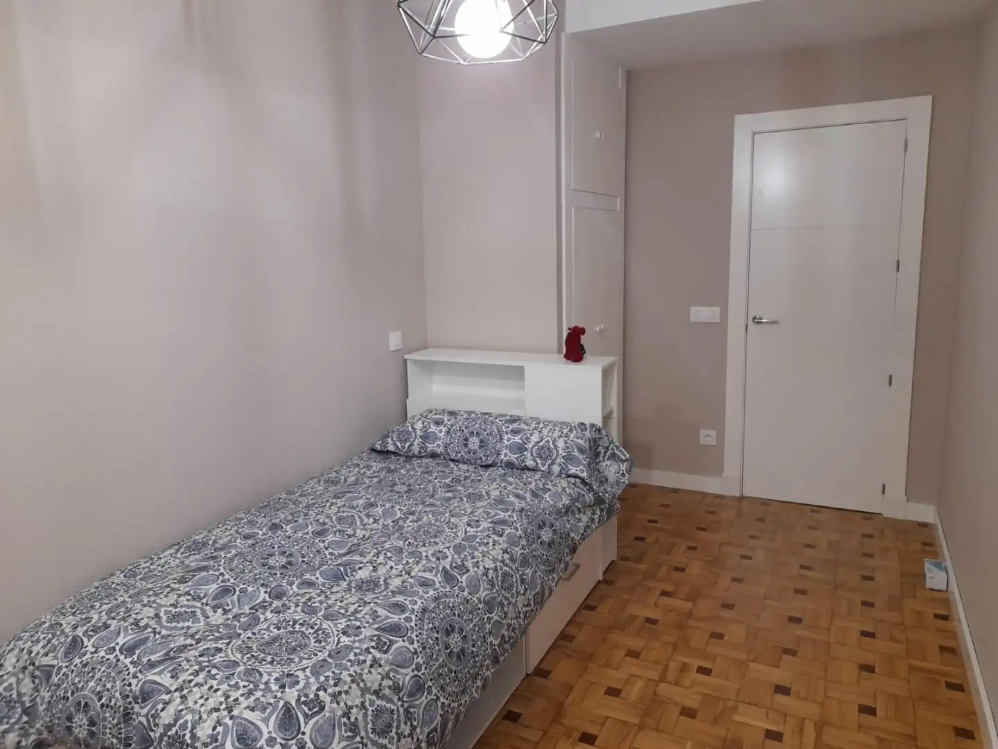 Flat for rent in Calle Capitán Gaona, 2, San Millán - Ayuntamiento Bedroom of Flat for rent in Logroño with Heating, Parquet flooring and Terrace