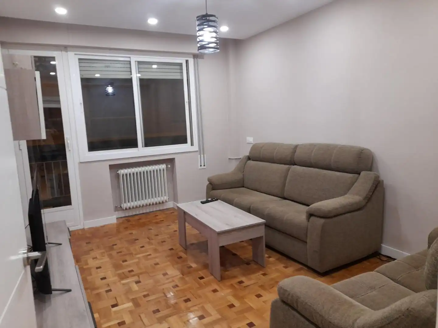 Flat for rent in Calle Capitán Gaona, 2, San Millán - Ayuntamiento Living room of Flat for rent in Logroño with Heating, Parquet flooring and Terrace