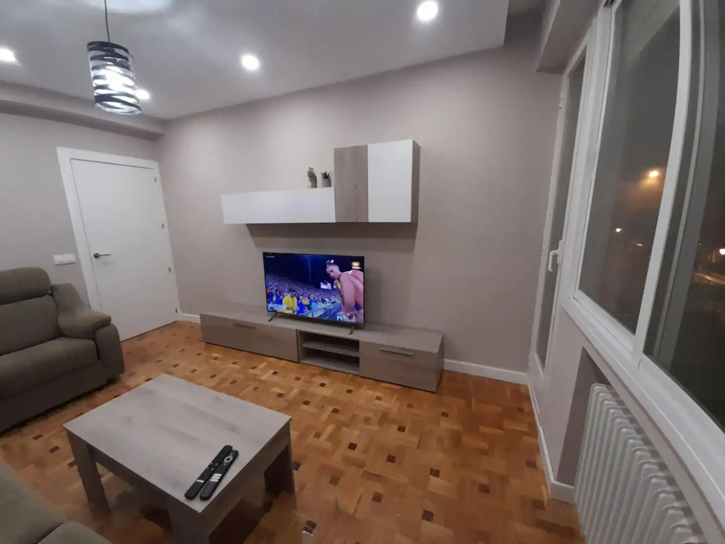 Flat for rent in Calle Capitán Gaona, 2, San Millán - Ayuntamiento Living room of Flat for rent in Logroño with Heating, Parquet flooring and Terrace
