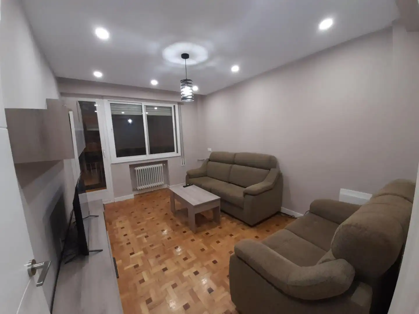 Flat for rent in Calle Capitán Gaona, 2, San Millán - Ayuntamiento Living room of Flat for rent in Logroño with Heating, Parquet flooring and Terrace