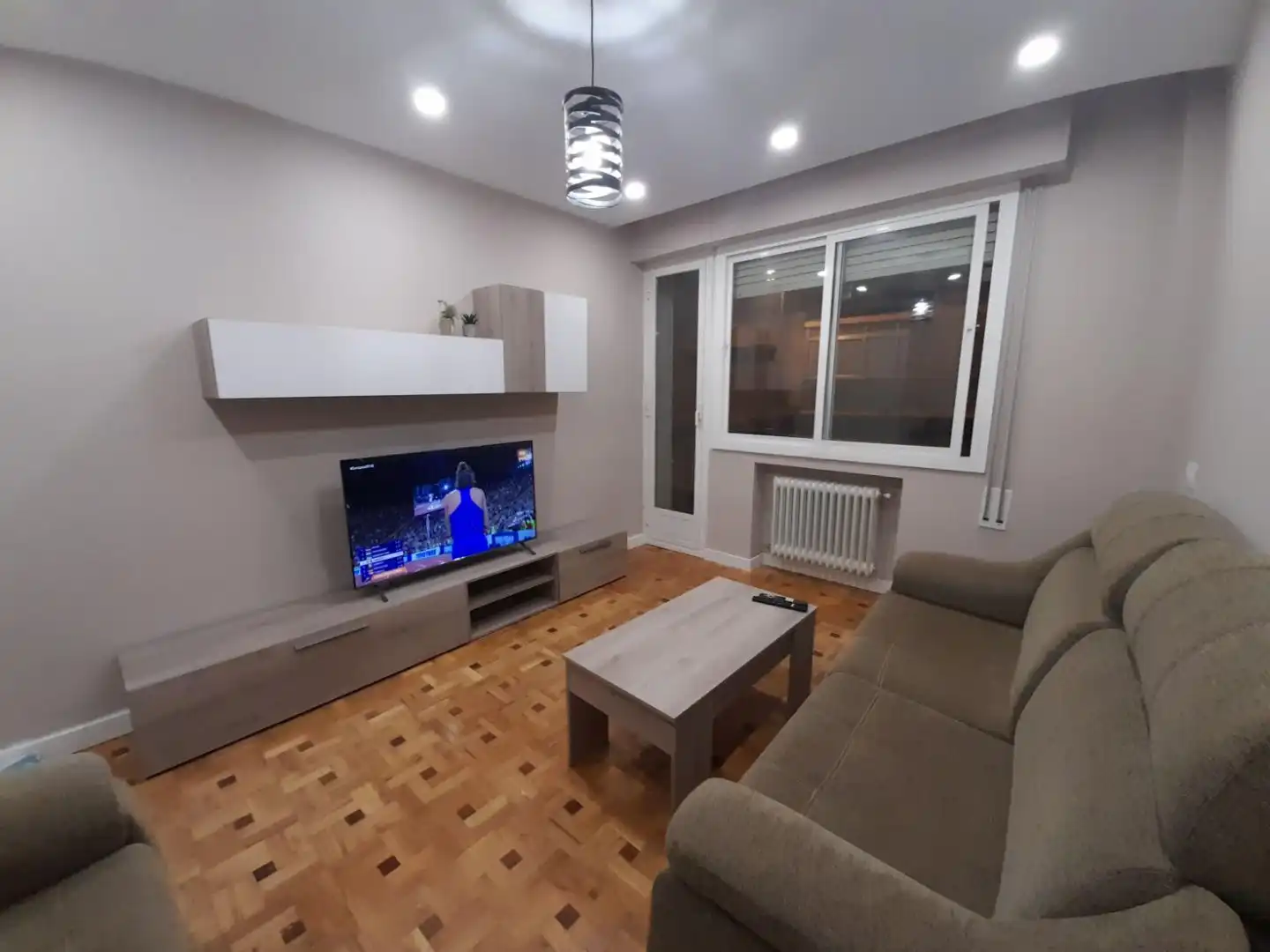 Flat for rent in Calle Capitán Gaona, 2, San Millán - Ayuntamiento Living room of Flat for rent in Logroño with Heating, Parquet flooring and Terrace