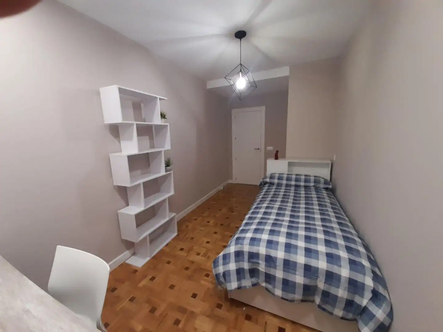 Flat for rent in Calle Capitán Gaona, 2, San Millán - Ayuntamiento Bedroom of Flat for rent in Logroño with Heating, Parquet flooring and Terrace