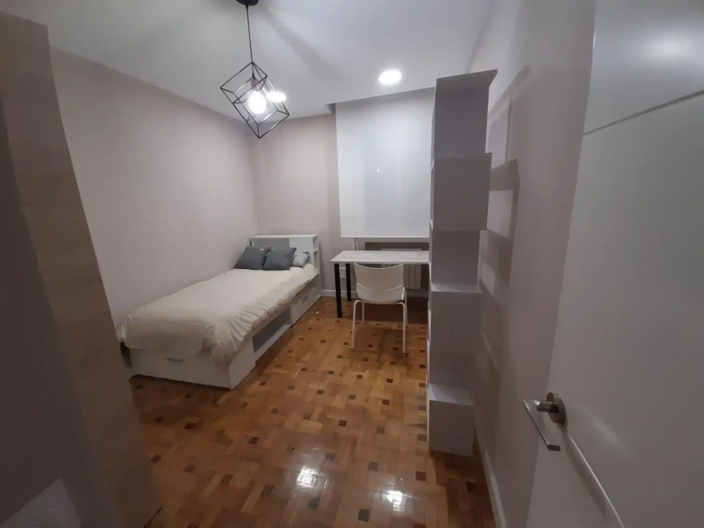 Flat for rent in Calle Capitán Gaona, 2, San Millán - Ayuntamiento Bedroom of Flat for rent in Logroño with Heating, Parquet flooring and Terrace