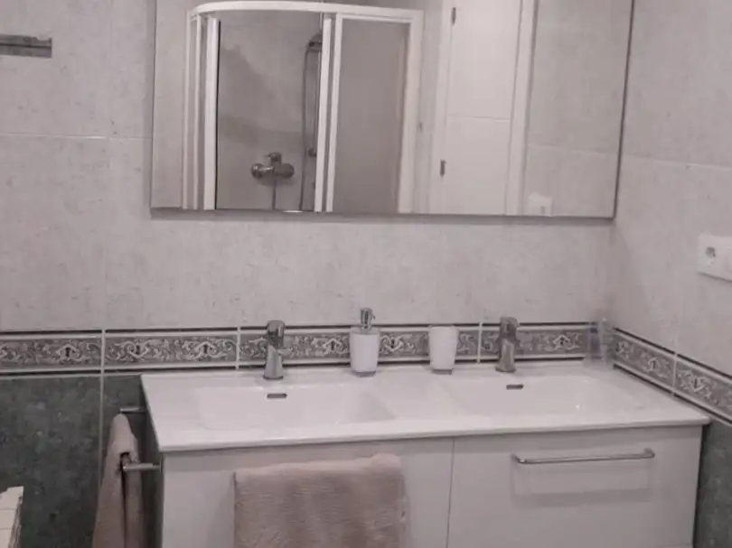 Flat for rent in Calle Capitán Gaona, 2, San Millán - Ayuntamiento Bathroom of Flat for rent in Logroño with Heating, Parquet flooring and Terrace