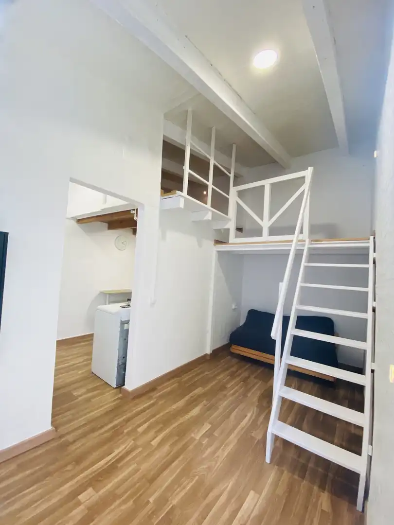 Room in Carrer de la Formiga, 107, Banyoles Ground floor for share in Banyoles with Air Conditioner, Heating and Private garden