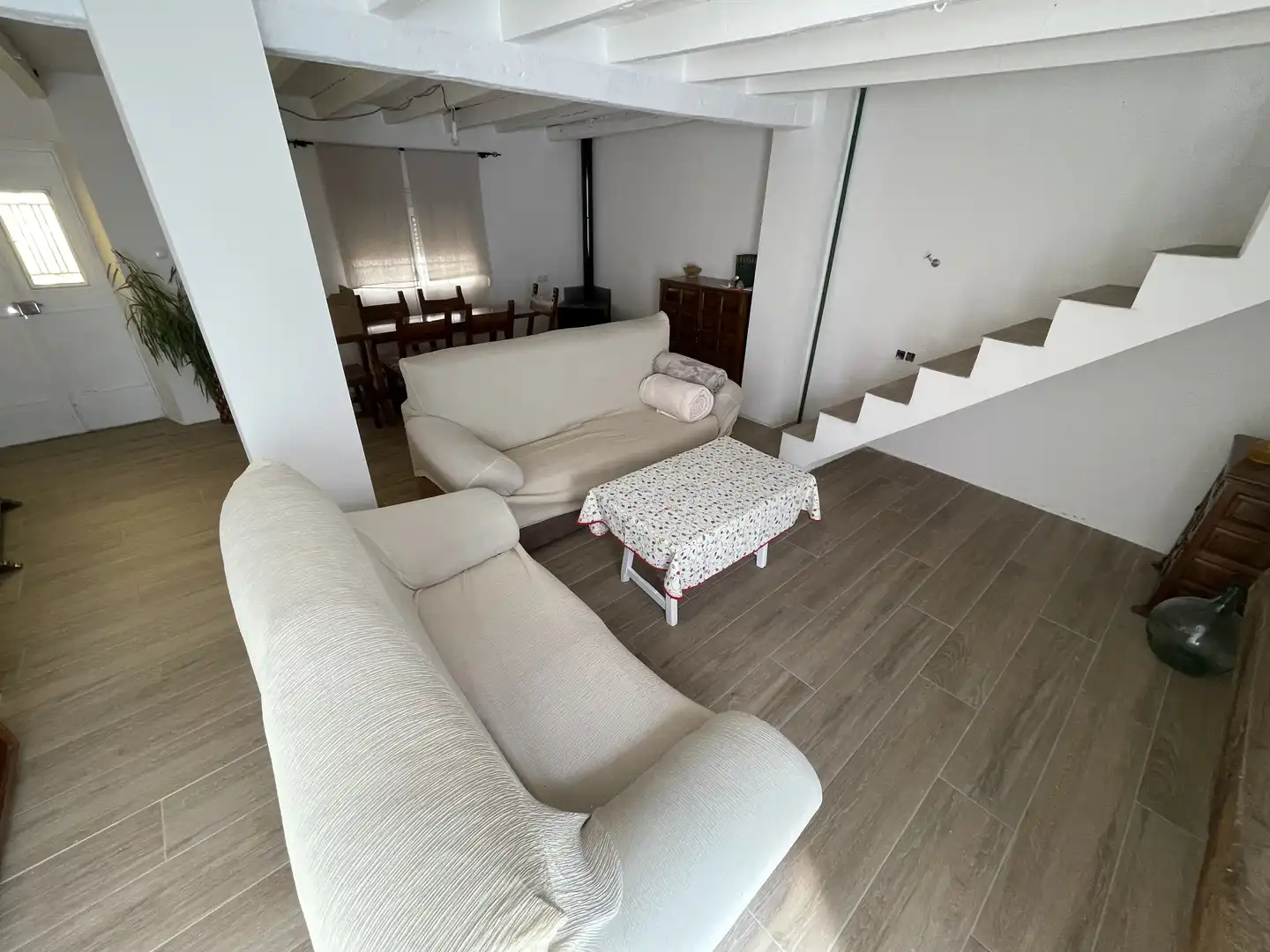 Casa adosada en venta en Calle Cruz, 13, Hinojosas de Calatrava Sala de estar de Casa adosada en venta en Hinojosas de Calatrava con Aire acondicionado, Calefacción y Jardín privado