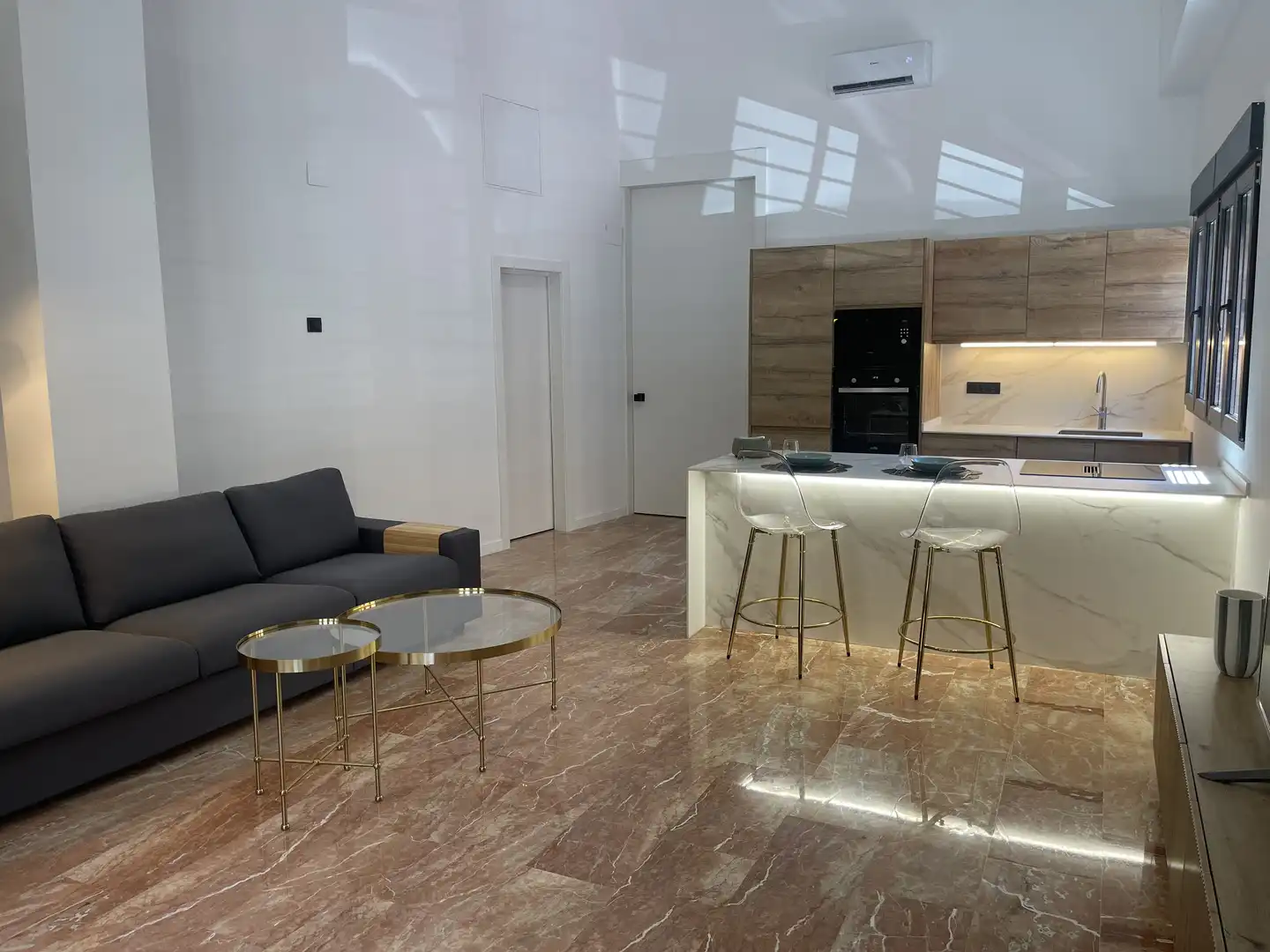 Piso de alquiler en Carrer de Maria Auxiliadora, 21, Torrefiel Sala de estar de Piso de alquiler en Valencia Capital con Aire acondicionado
