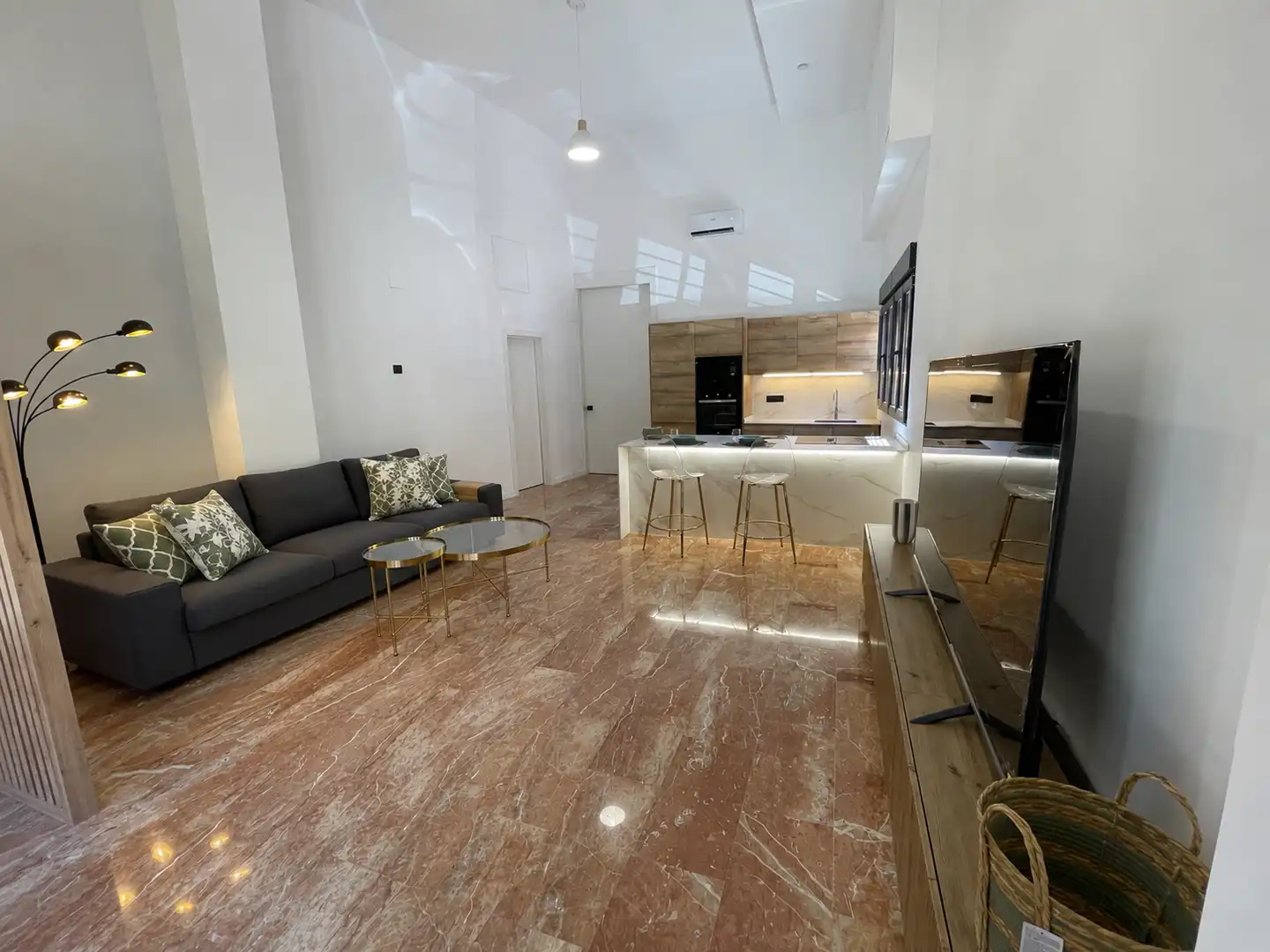 Piso de alquiler en Carrer de Maria Auxiliadora, 21, Torrefiel Sala de estar de Piso de alquiler en Valencia Capital con Aire acondicionado