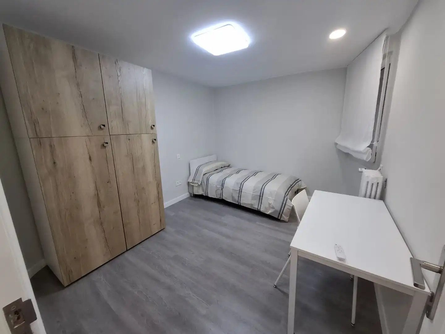 Flat for rent in Calle Marqués de la Ensenada, 36, Residencia Bedroom of Flat for rent in Logroño with Heating, Parquet flooring and Terrace
