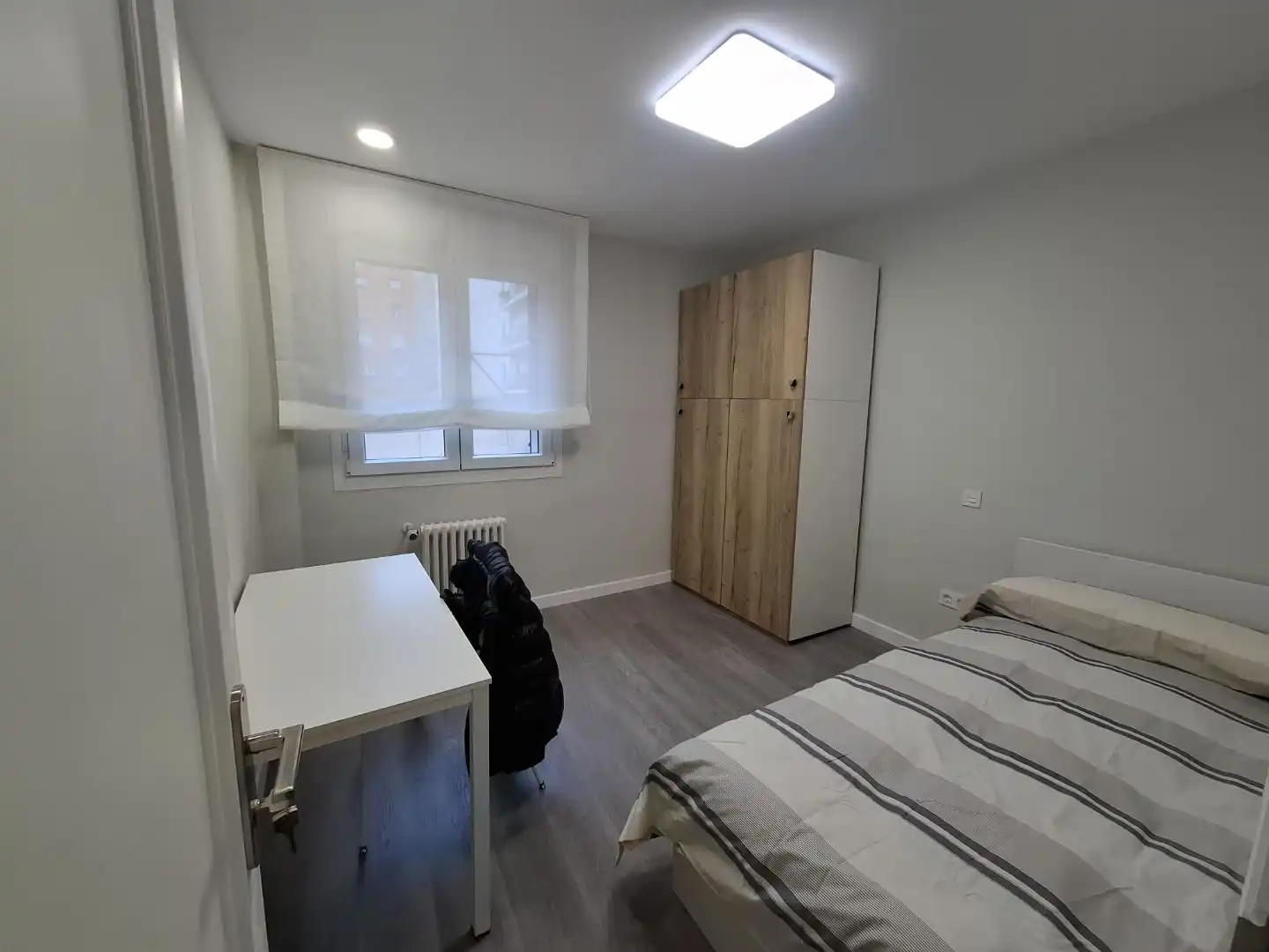 Flat for rent in Calle Marqués de la Ensenada, 36, Residencia Bedroom of Flat for rent in Logroño with Heating, Parquet flooring and Terrace