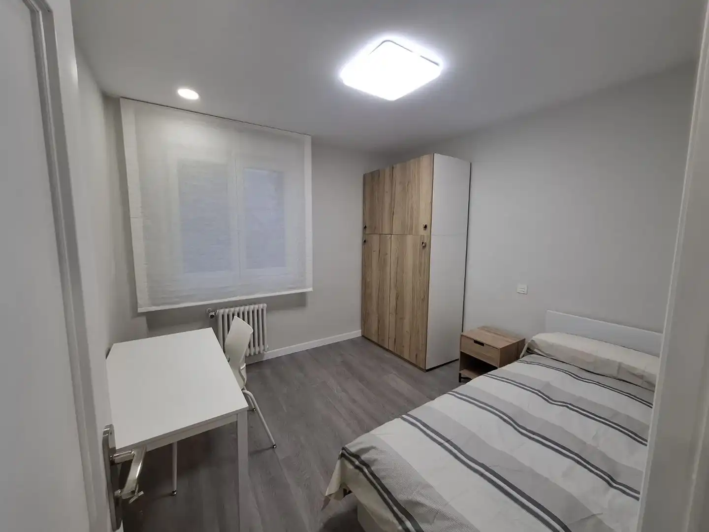Flat for rent in Calle Marqués de la Ensenada, 36, Residencia Bedroom of Flat for rent in Logroño with Heating, Parquet flooring and Terrace