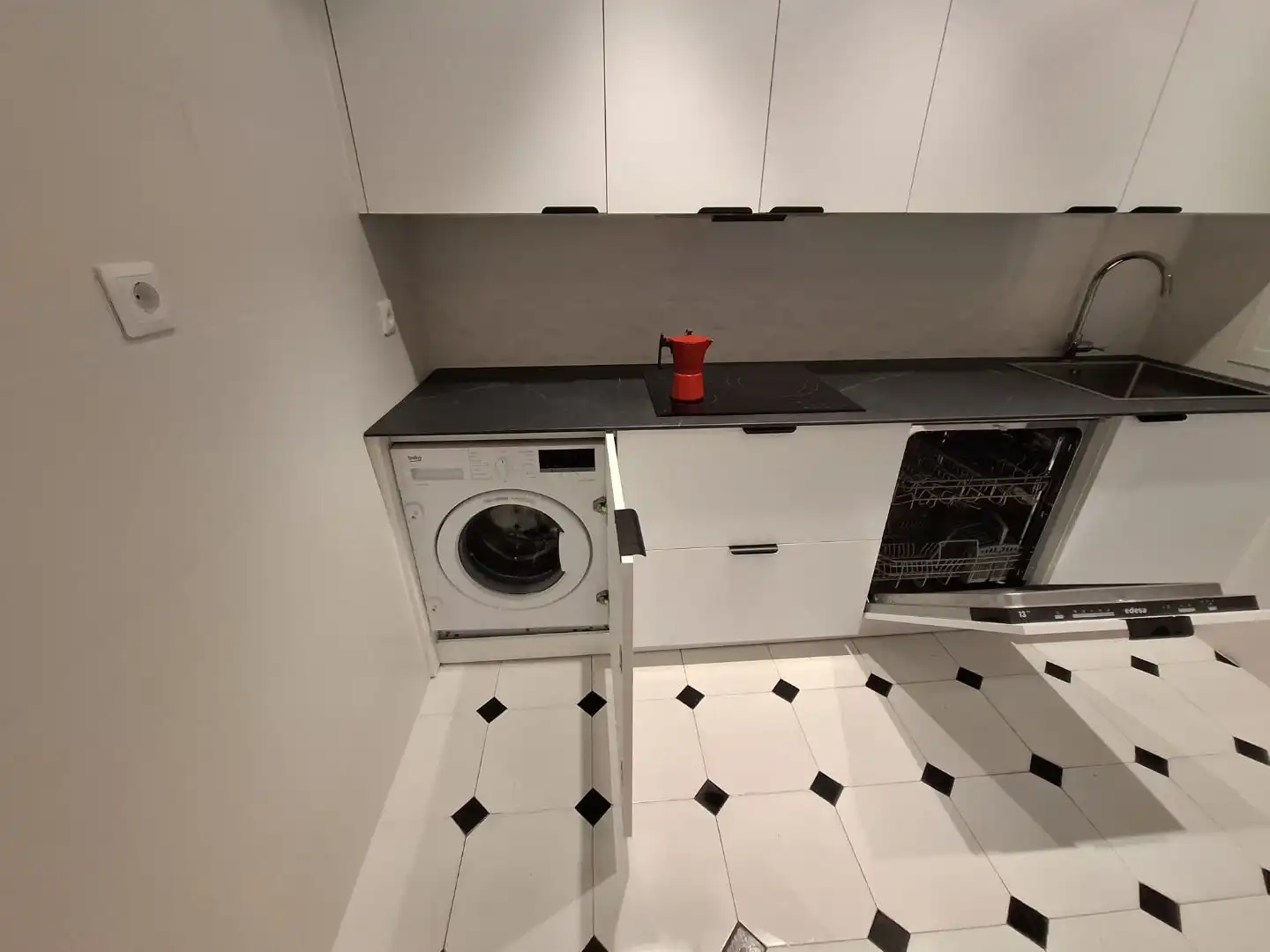 Flat for rent in Calle Marqués de la Ensenada, 36, Residencia Kitchen of Flat for rent in Logroño with Heating, Parquet flooring and Terrace