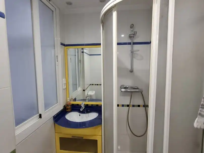 Flat for rent in Calle Marqués de la Ensenada, 36, Residencia Bathroom of Flat for rent in Logroño with Heating, Parquet flooring and Terrace