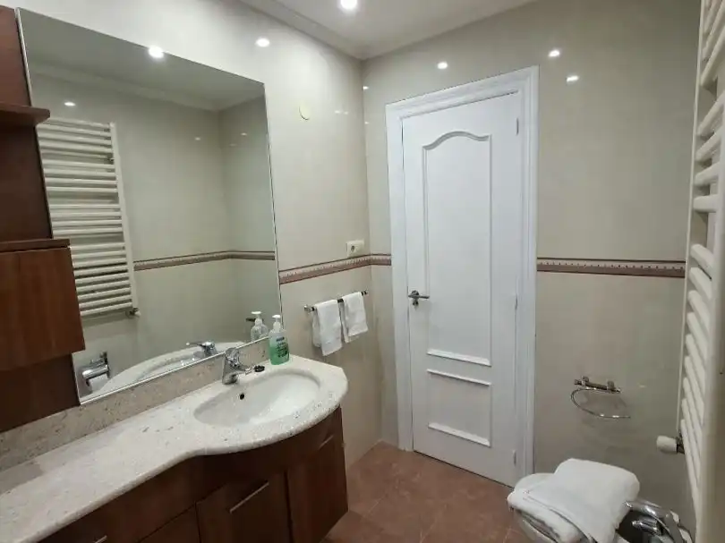 Flat for rent in Calle Marqués de la Ensenada, 36, Residencia Bathroom of Flat for rent in Logroño with Heating, Parquet flooring and Terrace