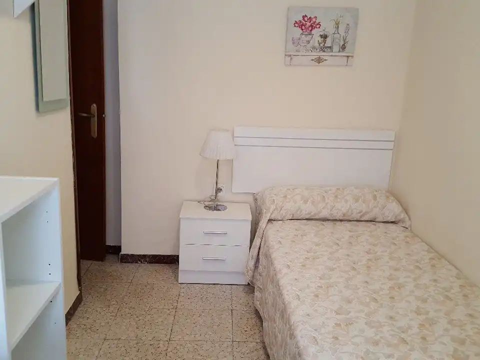 Piso de alquiler en Calle Clara de Jesús Montero, 30, Triana Oeste Habitación de Piso de alquiler en Sevilla con Aire acondicionado, Calefacción y Terraza