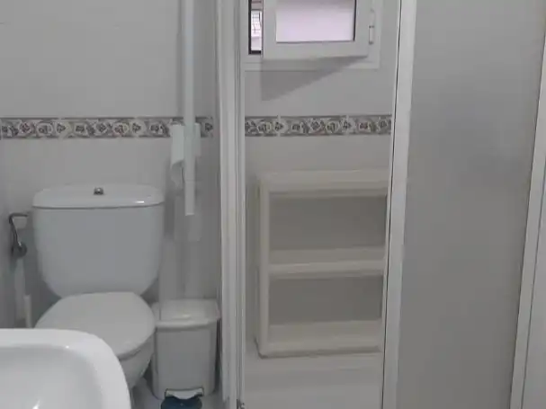 Piso de alquiler en Calle Clara de Jesús Montero, 30, Triana Oeste Baño de Piso de alquiler en Sevilla con Aire acondicionado, Calefacción y Terraza