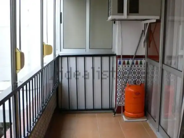 Piso de alquiler en Calle Clara de Jesús Montero, 30, Triana Oeste Terraza de Piso de alquiler en Sevilla con Aire acondicionado, Calefacción y Terraza