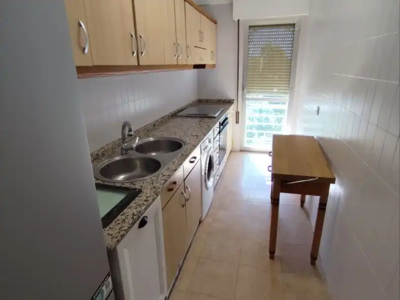 Flat for rent in Paseo de la Constitución, 12, San Millán - Ayuntamiento Kitchen of Flat for rent in Logroño with Heating, Furnished and Balcony