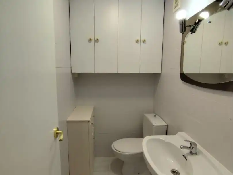 Flat for rent in Paseo de la Constitución, 12, San Millán - Ayuntamiento Bathroom of Flat for rent in Logroño with Heating, Furnished and Balcony