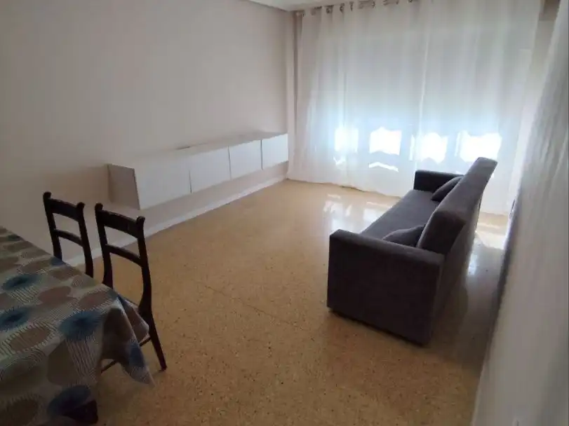 Flat for rent in Paseo de la Constitución, 12, San Millán - Ayuntamiento Living room of Flat for rent in Logroño with Heating, Furnished and Balcony