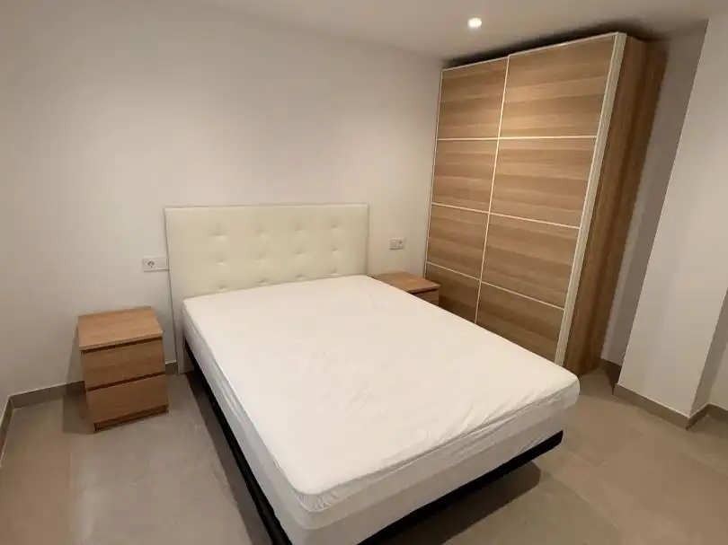 Flat for rent in Ancha de Gracia, 3, Camino de Ronda Bedroom of Flat for rent in Granada Capital with Air Conditioner