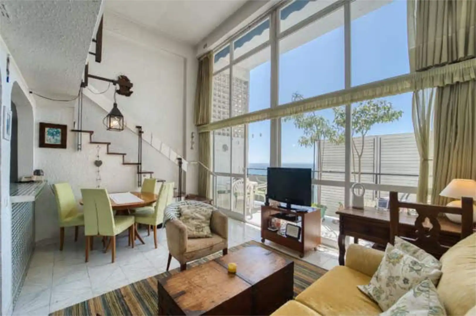 Loft zum Verkauf in Fuengirola Wohnzimmer von Loft zum Verkauf in Fuengirola mit Terrasse und Schwimmbad