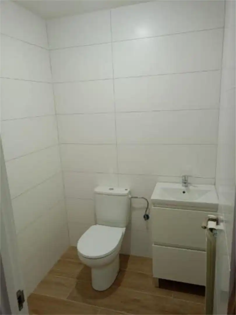 Bathroom of Flat for rent in Autol  with Heating and Furnished