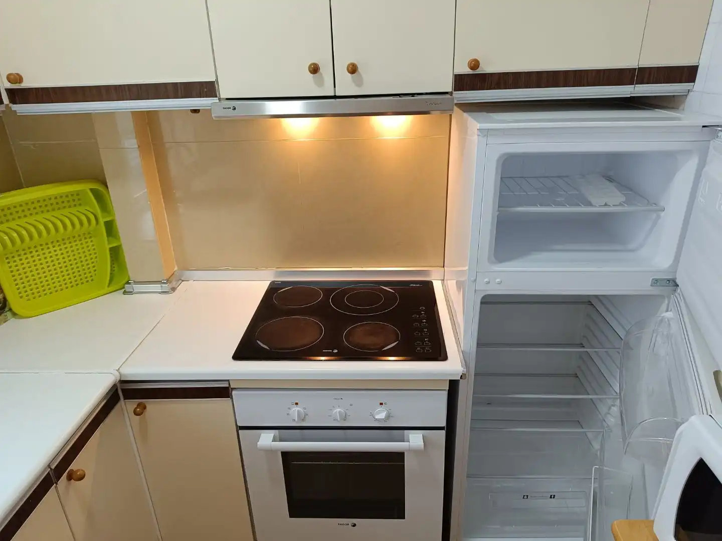 Pis de lloguer a Rúa San Roque, 53, San Roque - As Fontiñas Cuina de Pis de lloguer en Lugo amb Calefacció, Parquet i Traster