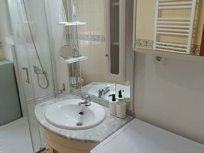 Pis de lloguer a Rúa San Roque, 53, San Roque - As Fontiñas Bany de Pis de lloguer en Lugo amb Calefacció, Parquet i Traster