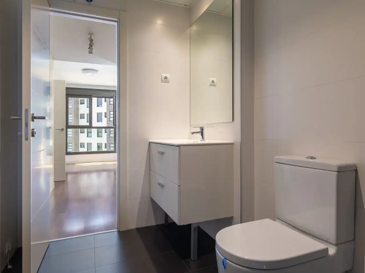 Piso de alquiler en Calle de Carlos y Guillermo Fernández Shaw, 1, Adelfas Baño de Piso de alquiler en Madrid con Aire acondicionado, Calefacción y Parquet