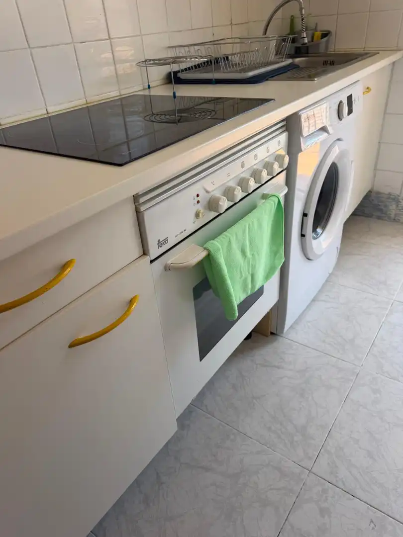 Flat for rent in Calle Cuatro, 8, Centro Kitchen of Flat for rent in Móstoles with Air Conditioner, Terrace and Balcony