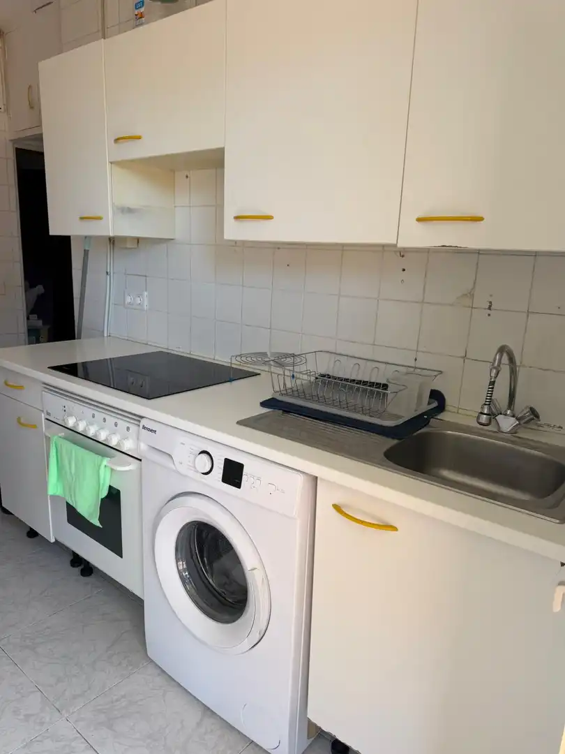 Flat for rent in Calle Cuatro, 8, Centro Kitchen of Flat for rent in Móstoles with Air Conditioner, Terrace and Balcony