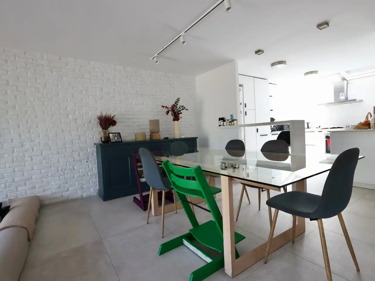 Casa adosada en venda a Norte Menjador de Casa adosada en venda en Pozuelo de Alarcón amb Aire condicionat, Terrassa i Piscina