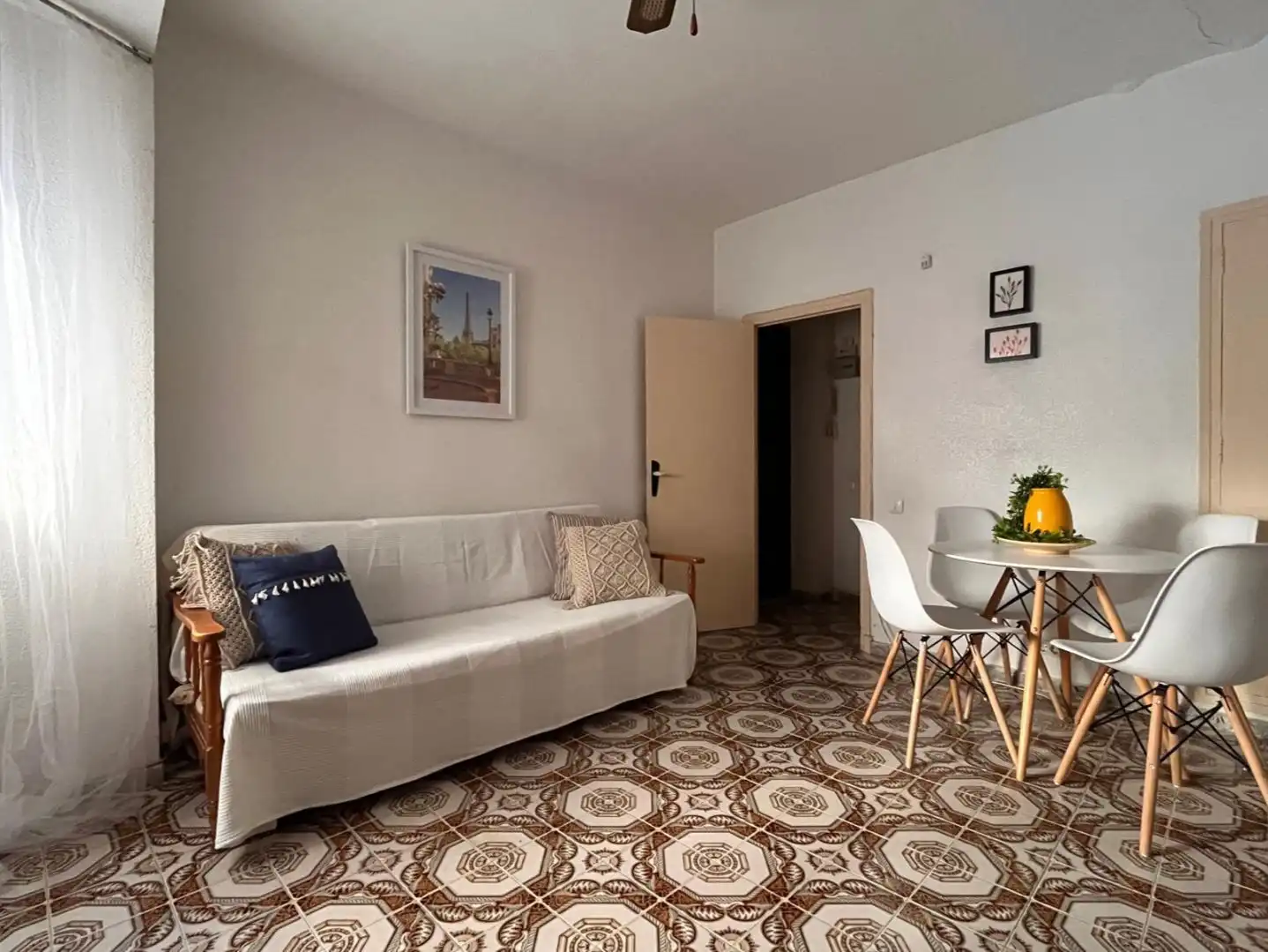 Study for rent in Carrer el Pinós, 2, Playa Muchavista Living room of Study for rent in El Campello with Air Conditioner, Swimming Pool and Furnished
