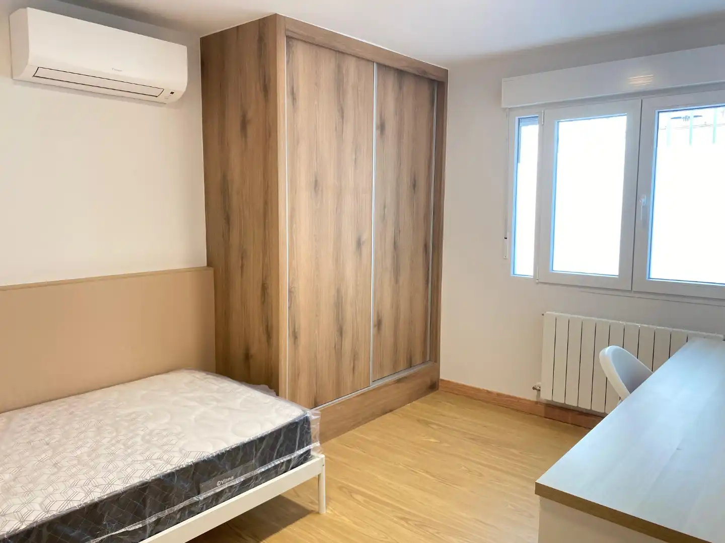 Zimmer in Calle San Basilio, 2, San Francisco Javier Schlafzimmer von Wohnung zur untervermieten in Granada mit Klimaanlage, Heizung und Möbliert