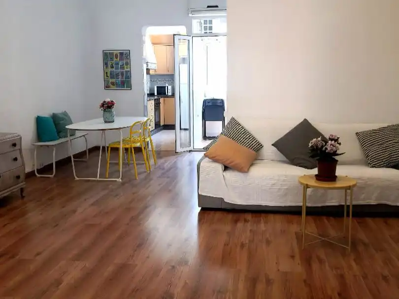 Flat for rent in Carrer d'Ernest Anastasio, El Cabanyal - El Canyamelar Living room of Flat for rent in Valencia with Air Conditioner, Heating and Parquet flooring