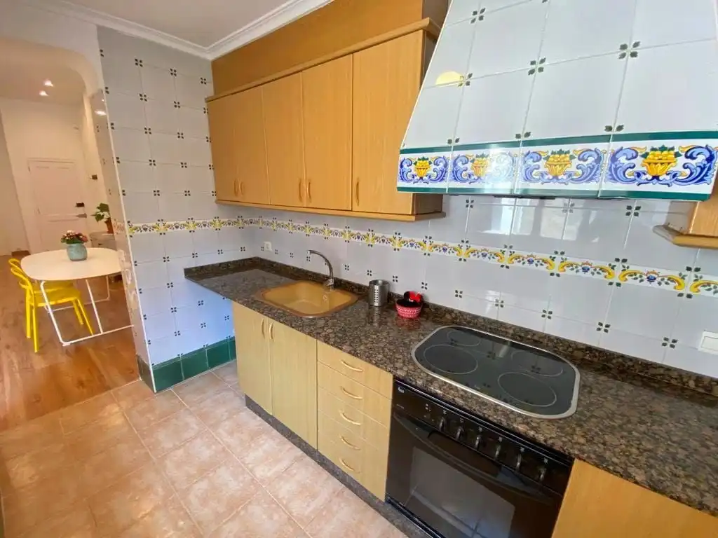 Flat for rent in Carrer d'Ernest Anastasio, El Cabanyal - El Canyamelar Kitchen of Flat for rent in Valencia with Air Conditioner, Heating and Parquet flooring